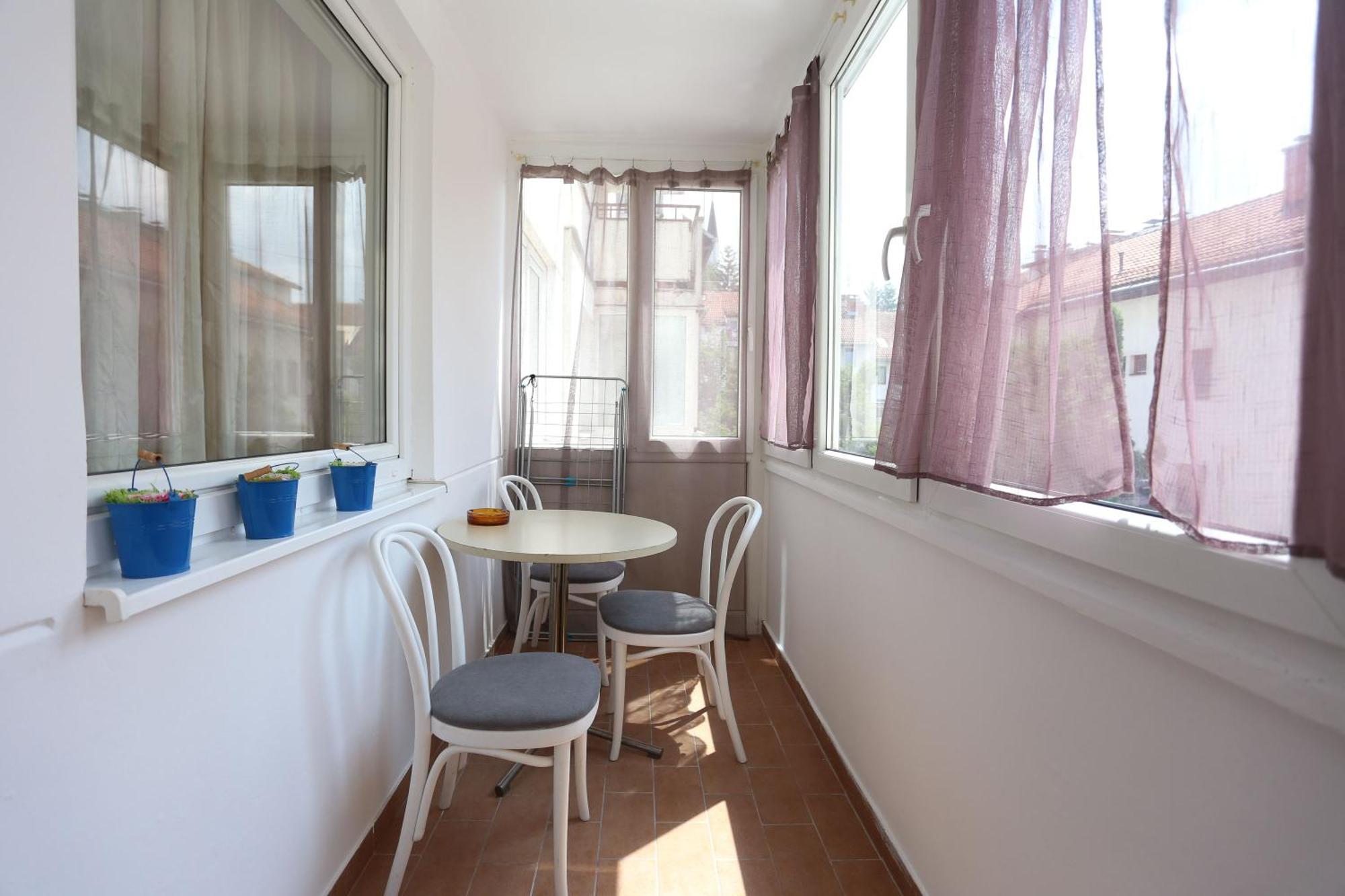 Apartment Old Town Oasis